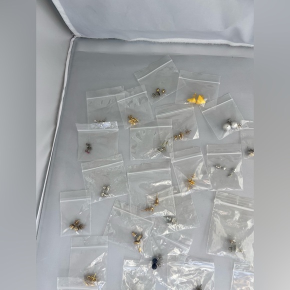 Assorted Stud Earrings Collection - Picture 8 of 10